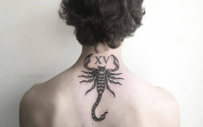 Tattoo bọ cạp đẹp sau gáy